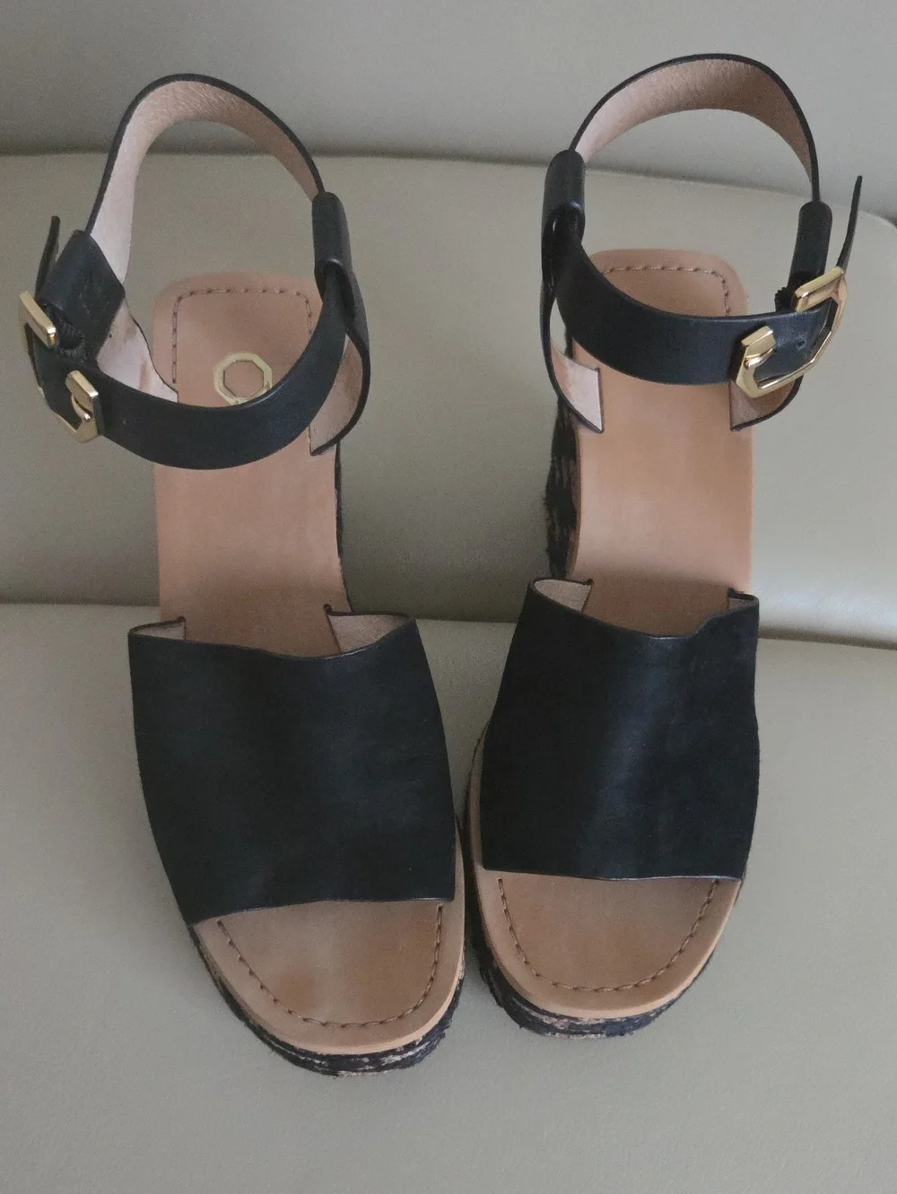 Louise et Cie stylish platform